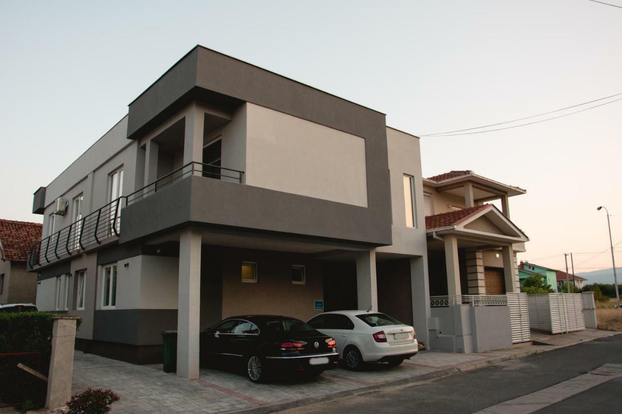 Vila Manuela Aparthotel Gevgelija Exteriör bild